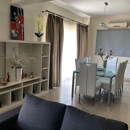 Jemima Villa *